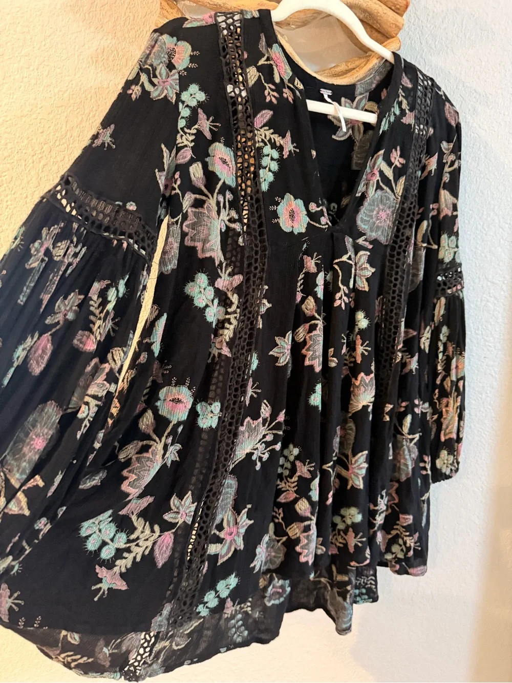 Free people oversized Boho Floral V-Neck Black Peasant Top Sz S